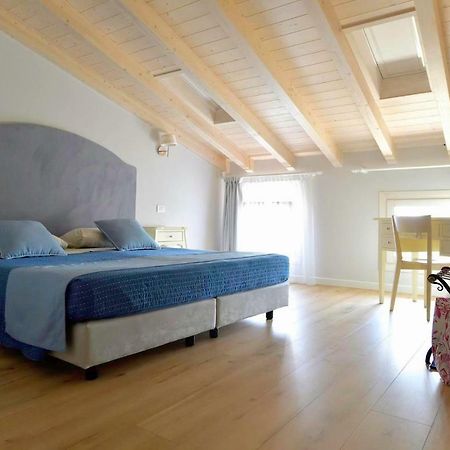 Spagnoi Rooms Castelnuovo del Garda Bagian luar foto