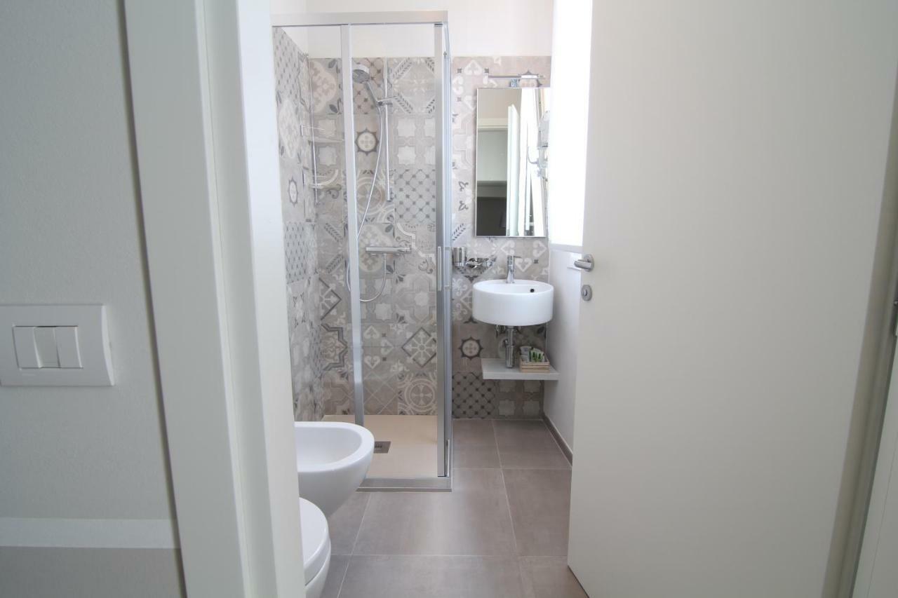 Spagnoi Rooms Castelnuovo del Garda Bagian luar foto