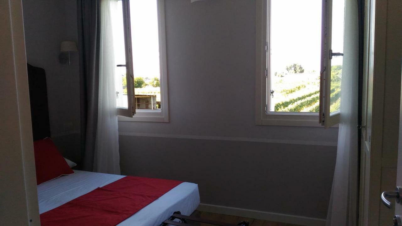 Spagnoi Rooms Castelnuovo del Garda Bagian luar foto