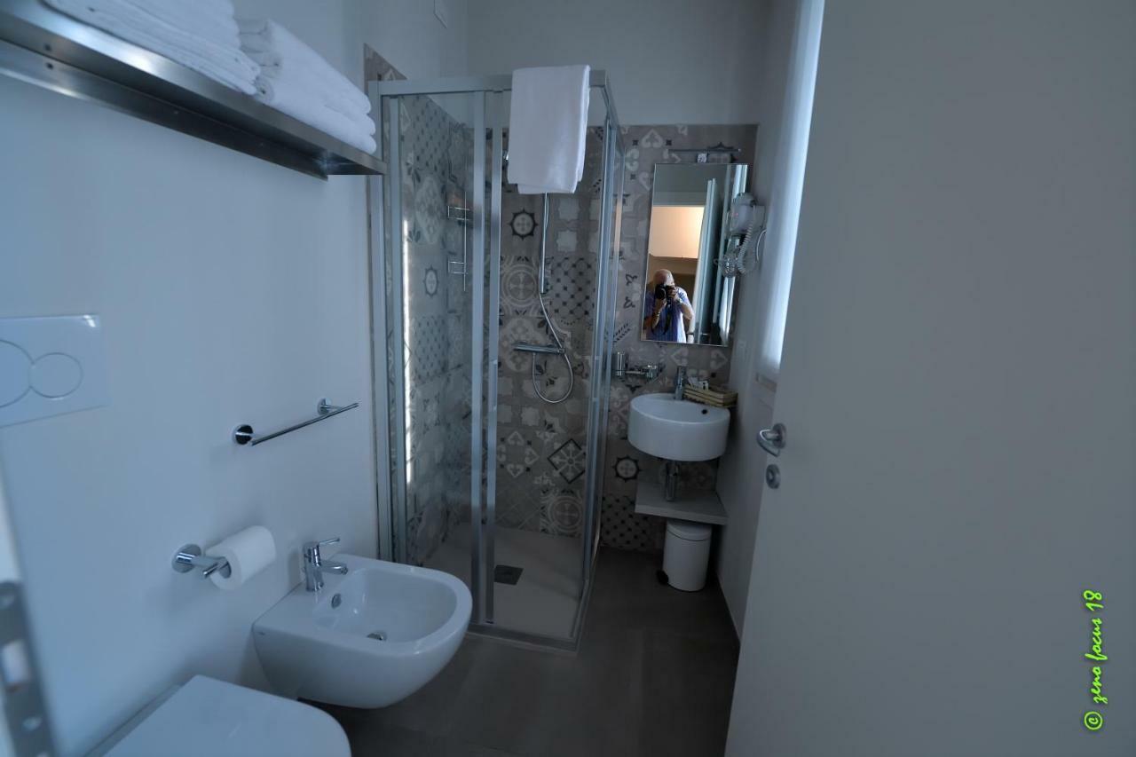 Spagnoi Rooms Castelnuovo del Garda Bagian luar foto