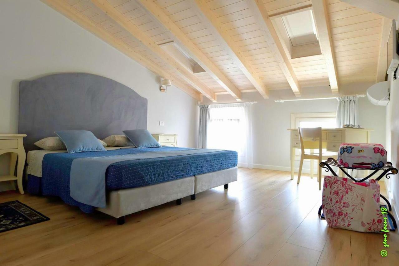 Spagnoi Rooms Castelnuovo del Garda Bagian luar foto