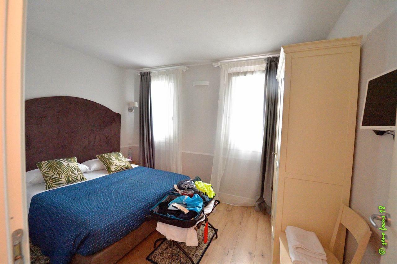 Spagnoi Rooms Castelnuovo del Garda Bagian luar foto