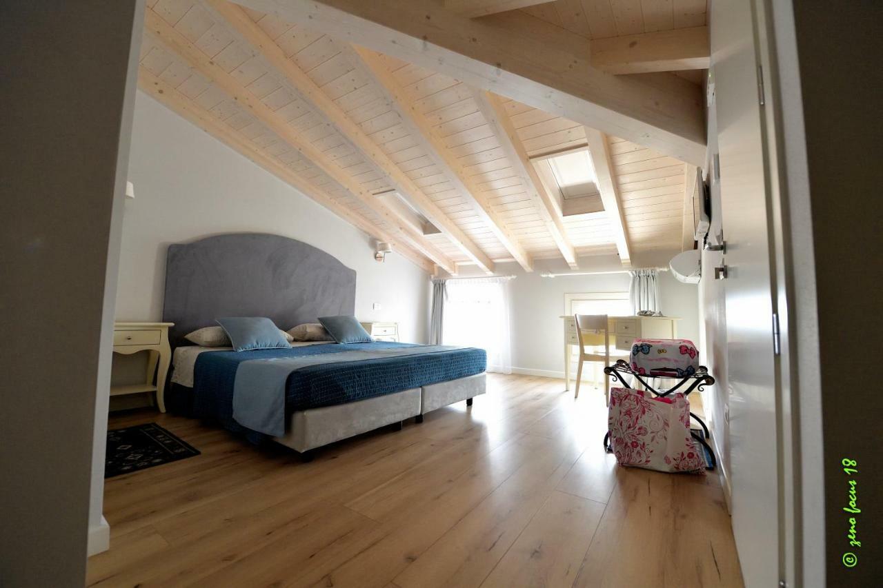Spagnoi Rooms Castelnuovo del Garda Bagian luar foto